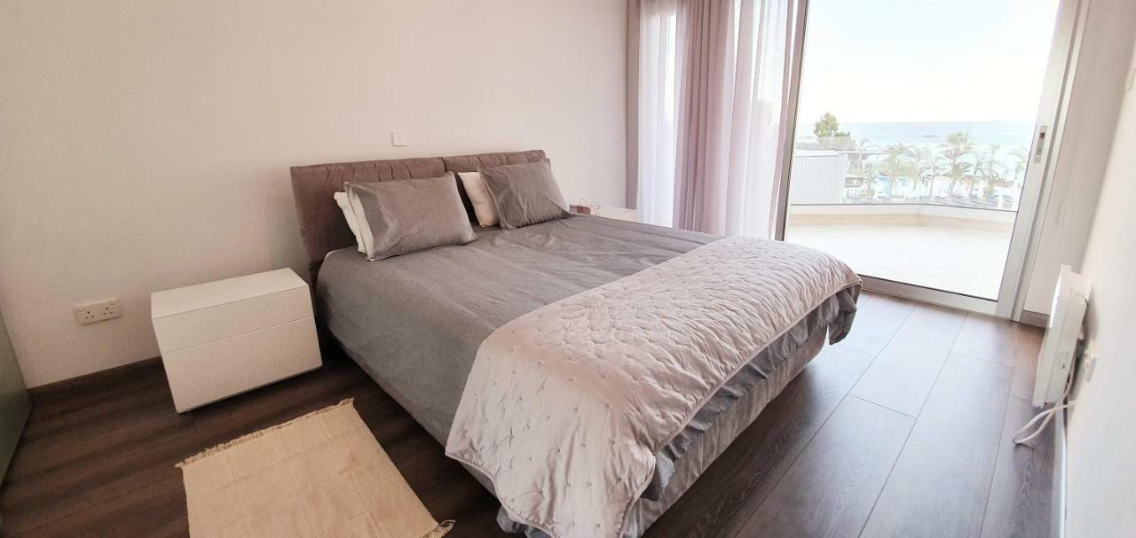 Pegasus Beach Front Appartamento Limisso Esterno foto